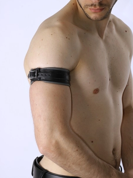 Bruthal Gear Brassard Boucle Cuir 5 Bruthal Gear Brassard Boucle Cuir – Image 3