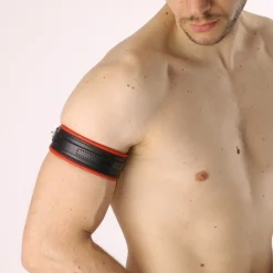 Bruthal Gear Brassard Boucle Cuir -Vestiaire Fetish Soldes 2023 brassard boucle cuir 2