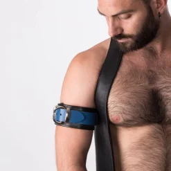 RoB Accessoires Brassard Cuir Boucle Fuck -Vestiaire Fetish Soldes 2023 brassard cuir boucle fuck 2