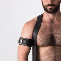 RoB Accessoires Brassard Cuir Boucle SM 9 RoB Accessoires Brassard Cuir Boucle SM -Vestiaire Fetish Soldes 2023 brassard cuir boucle sm 2