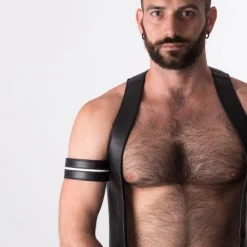 RoB Accessoires Brassard Large Ajustable Pressions -Vestiaire Fetish Soldes 2023 brassard large ajustable pressions 13