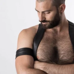 RoB Accessoires Brassard Large Ajustable Pressions -Vestiaire Fetish Soldes 2023 brassard large ajustable pressions 2