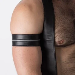 RoB Accessoires Brassard Large Ajustable Pressions 13 RoB Accessoires Brassard Large Ajustable Pressions -Vestiaire Fetish Soldes 2023 brassard large ajustable pressions 29