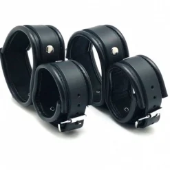 The Red Double Menottes Poignets Et Chevilles -Vestiaire Fetish Soldes 2023 double menottes en cuir 5