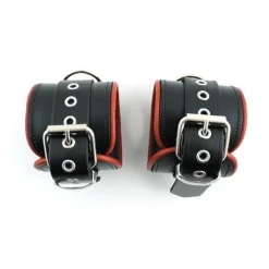 RoB Accessoires Menottes Cuir Chevilles Bords Rouges -Vestiaire Fetish Soldes 2023 menottes chevilles bords rouges cuir 2