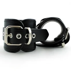 RoB Accessoires Menottes Cuir Chevilles 11 RoB Accessoires Menottes Cuir Chevilles -Vestiaire Fetish Soldes 2023 menottes chevilles cuir 2